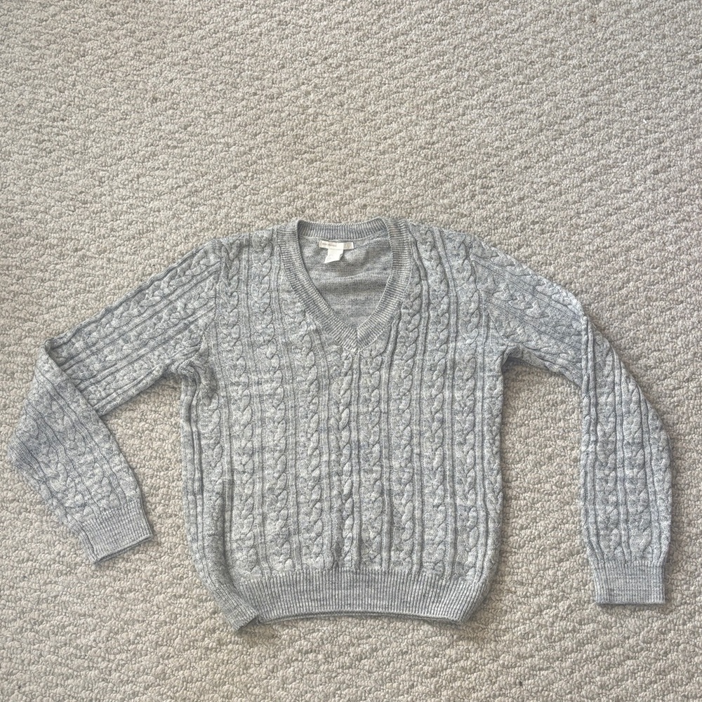 🌸 3/$15 H&M Grey Cable Knit Sweater